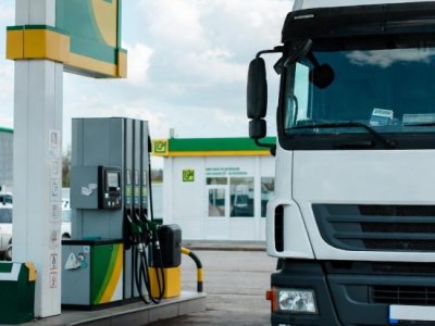 Экономия на качестве: Почему важно заправлять грузовик только хорошим топливом?