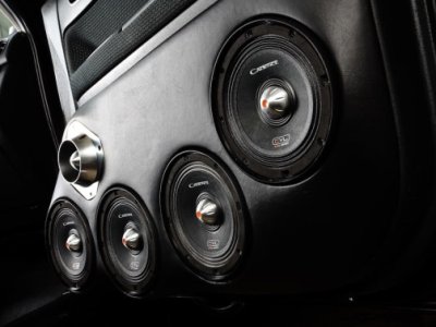 Акустический комфорт: Как улучшить аудиосистему в грузовом автомобиле?