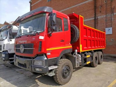 Самосвал Dongfeng DFH 3250A 6x4: Мощность и надежность