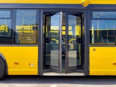 Почему двери автобуса начинают плохо закрываться?