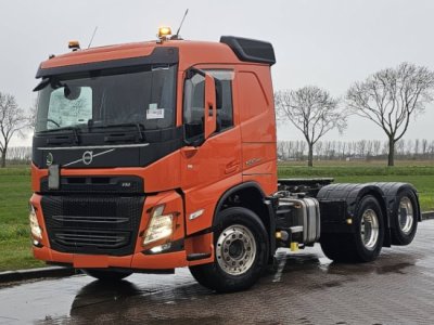 Volvo FM 500 6x4: универсальный тягач для тяжелых перевозок