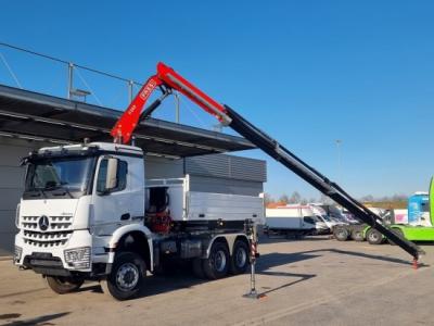 Mercedes-Benz Arocs 3348 6x6 (Евро-6): внедорожный самосвал с краном-манипулятором