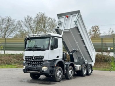 Обзор надежного самосвала Mercedes-Benz Arocs 4145 8x4 (Евро-6)