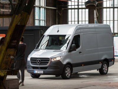 Mercedes-Benz Sprinter 311 CDI 4x2: обзор грузового фургона