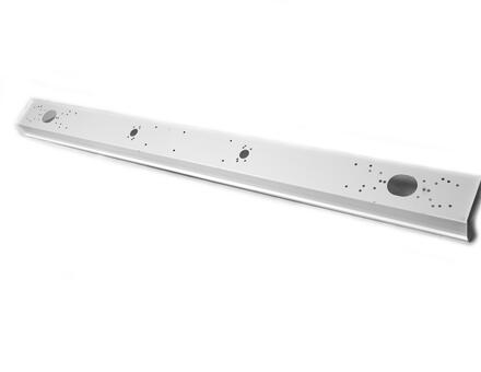 Задний бампер белый (240*21 см.)