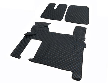 Коврики в салон Man Tgx экокожа черные с синей прошивкой (автомат)