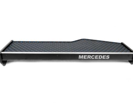 Полка на панель Mercedes Actros (1998-...) с ящиком (экокожа черная с синей прошивкой)