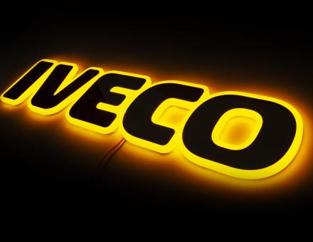 Надпись на решетку Iveco нержавейка с оранжевой подсветкой (60см.*14см.)
