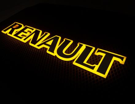 Надпись на решетку Renault нержавейка с оранжевой подсветкой (79см.*13см.)