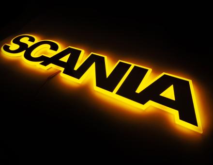Надпись на решетку Scania нержавейка с оранжевой подсветкой (82см.*14см.)
