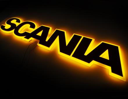 Надпись на решетку Scania черная с оранжевой подсветкой (82см.*14см.)